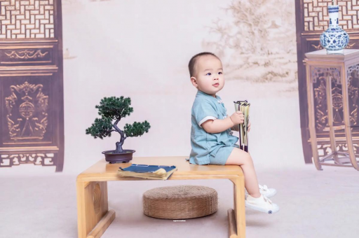 六盘水宝宝眼睛肿是什么原因